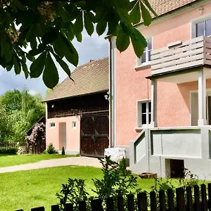 Am Schloss Schnabelwaid